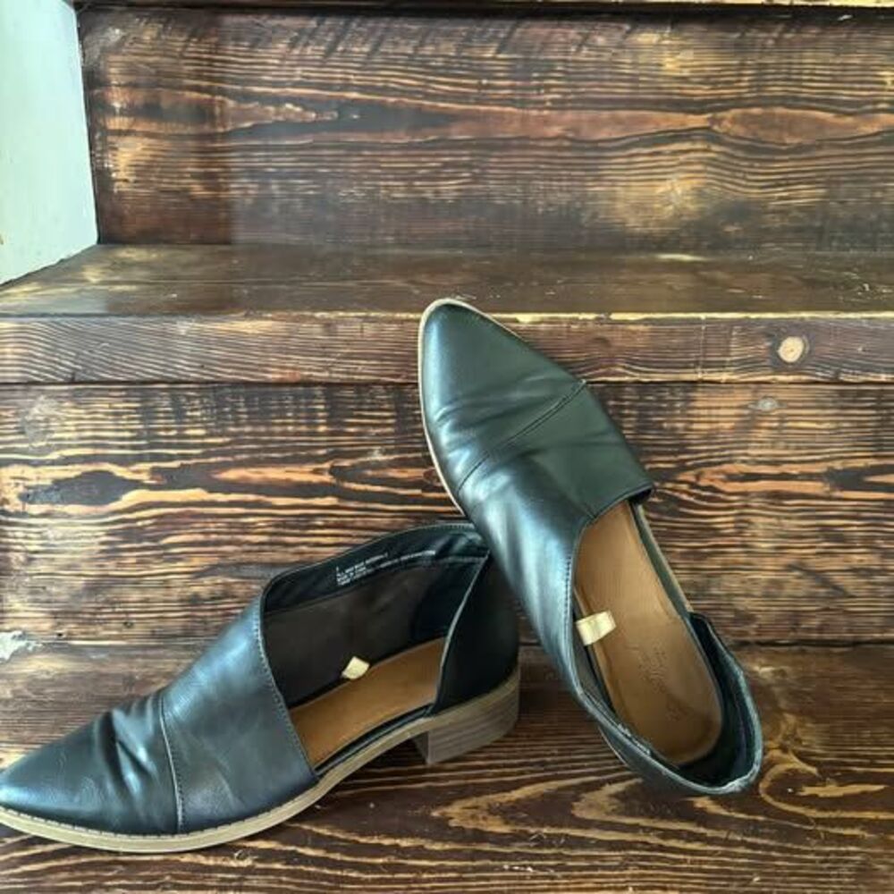 Universal Thread Shoes